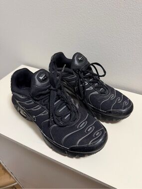 Black Nike Air Max Plus Sneakers